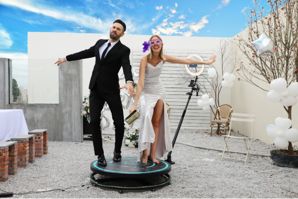 Fotomatones para Eventos Corporativos: Cómo Mejorar la Experiencia de Marca